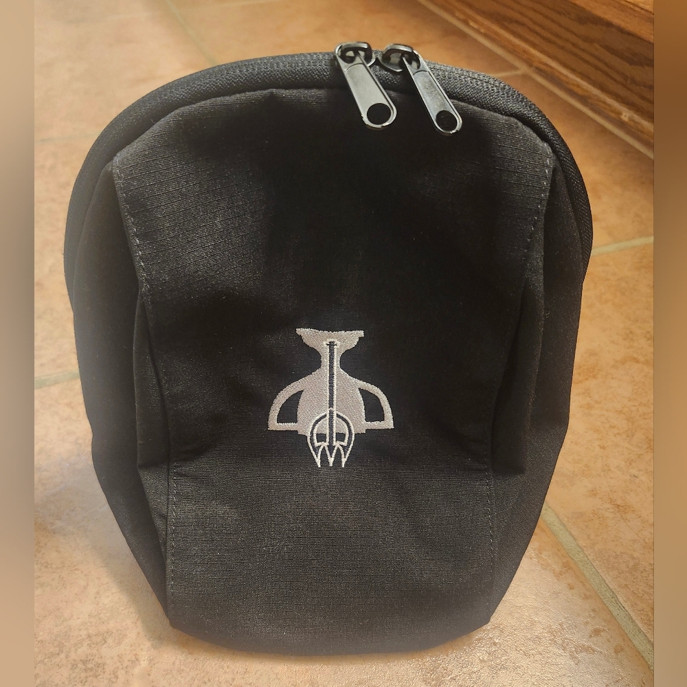 Jone's Golf Compact Black Toiletry Bag with Silver Zipper